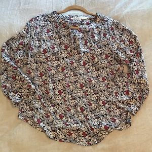 Cute, lightweight flowered top